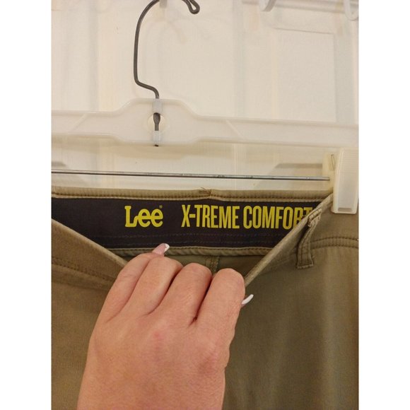 Men's Lee X-treme Comfort Elastic Waistband Beige Pants Straight Leg Size 42x32 - Picture 3 of 6